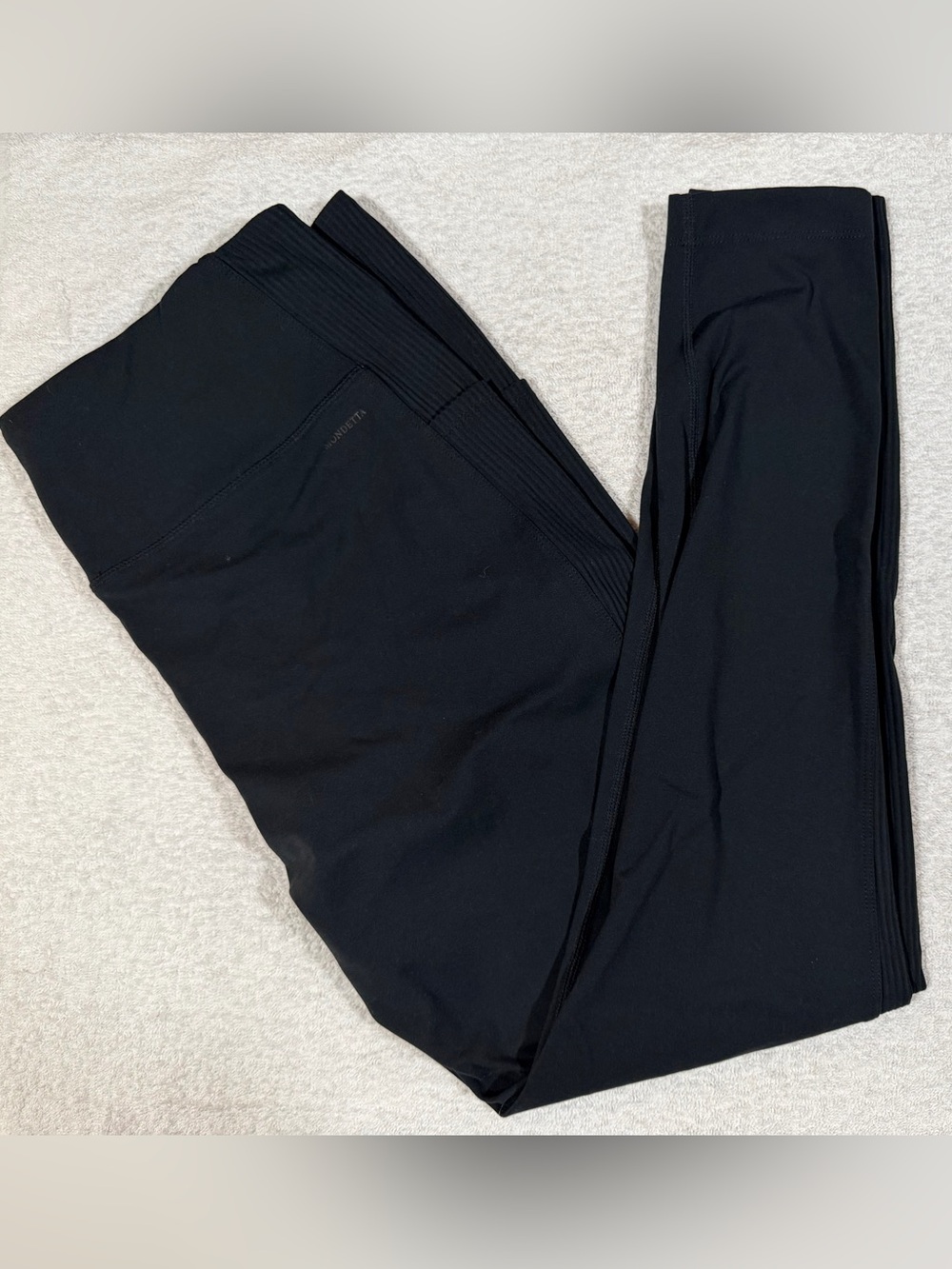 Mondetta Performance + Luxury Ribbed Athletic High-Waist Pocket Leggings